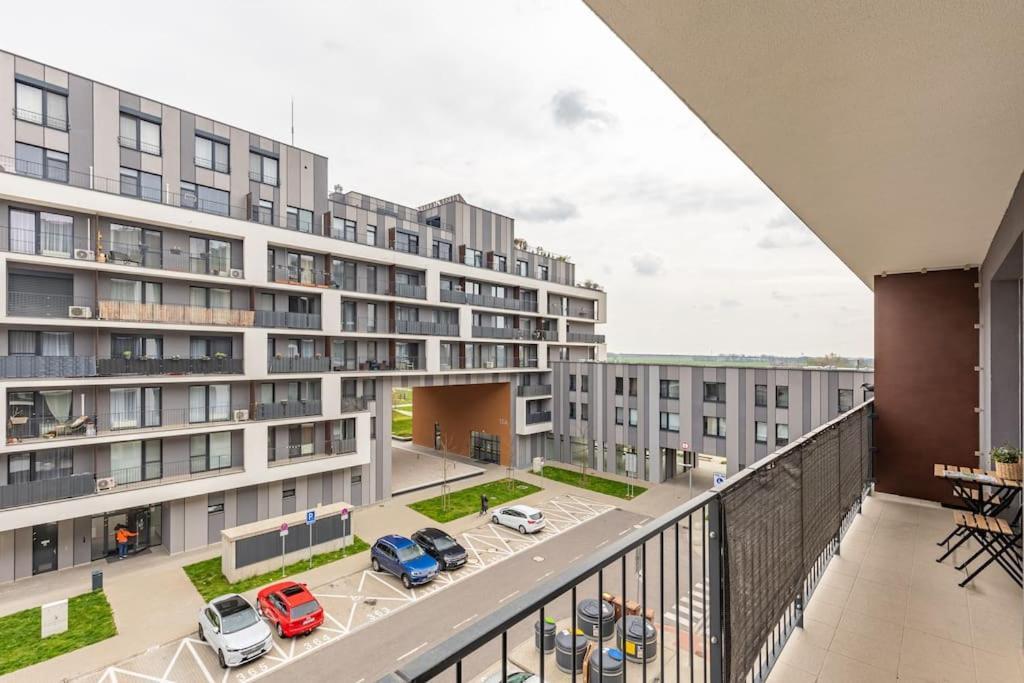 Cityscape Oasis: Active Studio Heaven Братислава Экстерьер фото