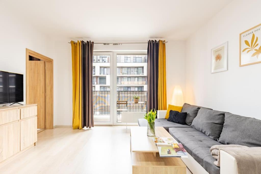 Cityscape Oasis: Active Studio Heaven Братислава Экстерьер фото