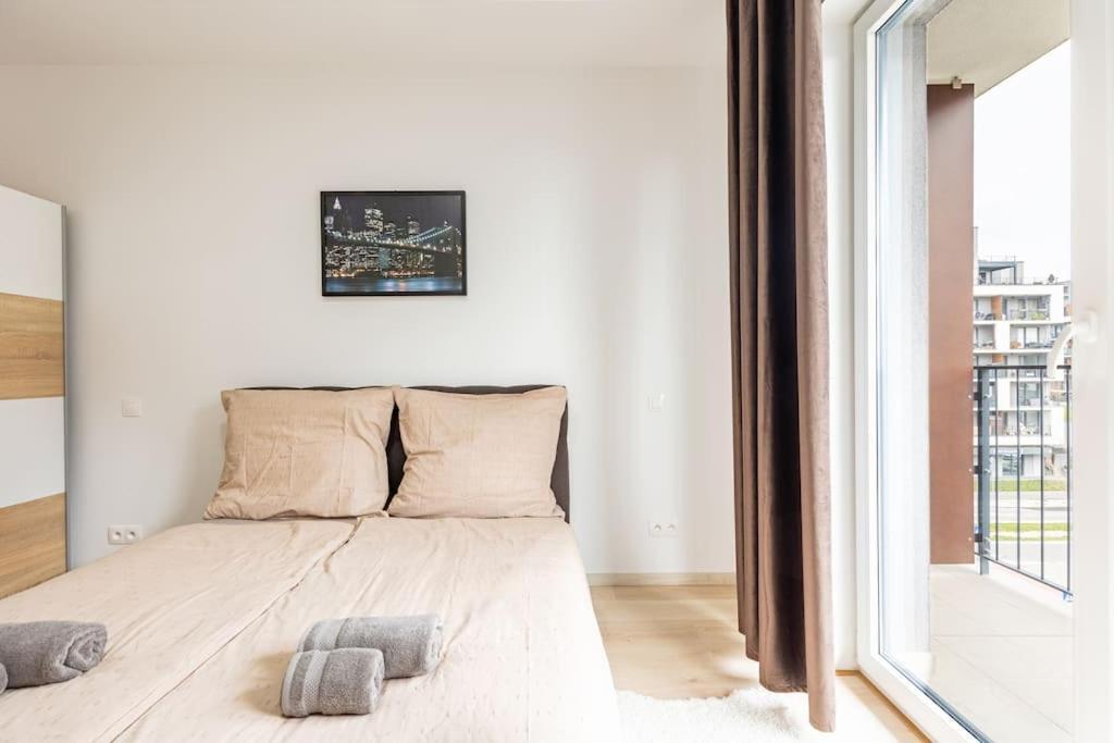 Cityscape Oasis: Active Studio Heaven Братислава Экстерьер фото