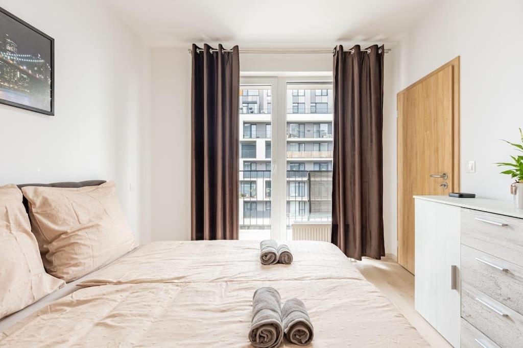 Cityscape Oasis: Active Studio Heaven Братислава Экстерьер фото