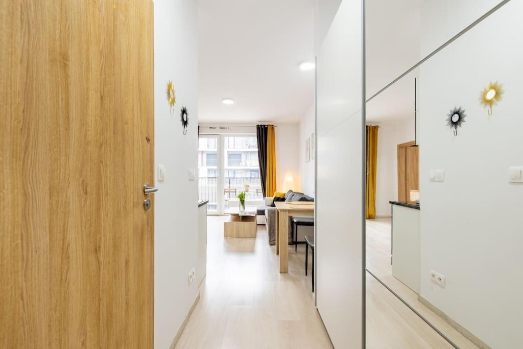 Cityscape Oasis: Active Studio Heaven Братислава Экстерьер фото