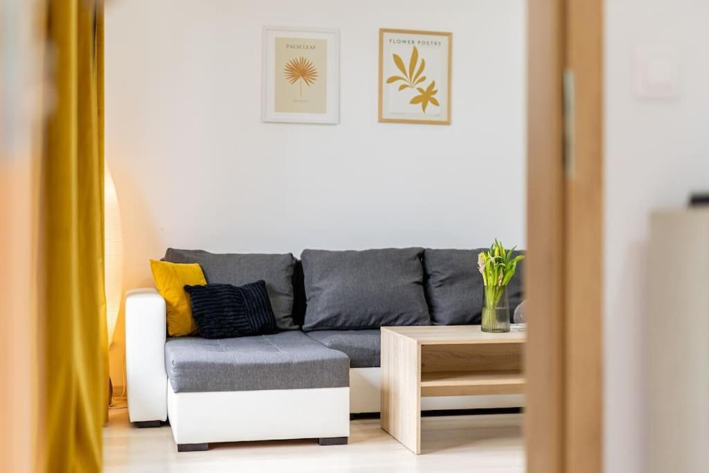 Cityscape Oasis: Active Studio Heaven Братислава Экстерьер фото